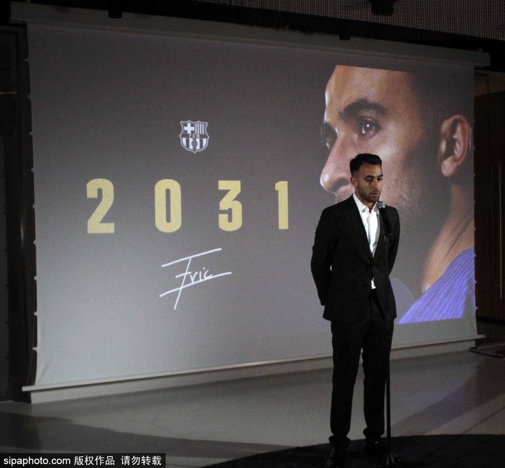 曝巴萨相中曼联弃将！15轮狂轰11球领跑法甲射手榜，格林伍德能否重返巅峰？